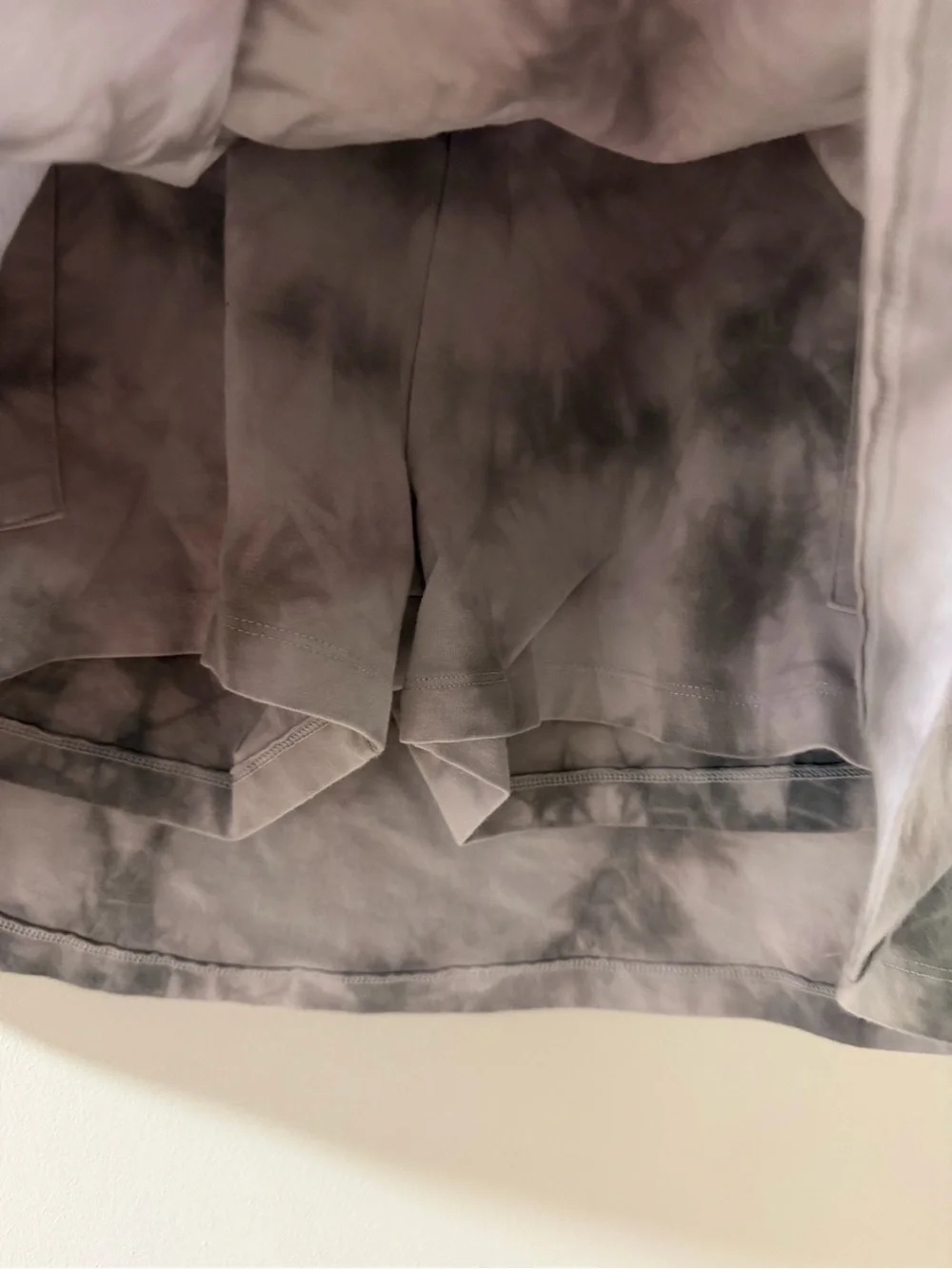 Tie-Dye Gray Athletic Skirt with V-Waistband